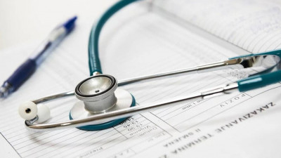 Иммунолог объяснил, как прививаться переболевшим COVID