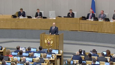 Путин отметил заслуги Медведева в формировании современной управленческой культуры