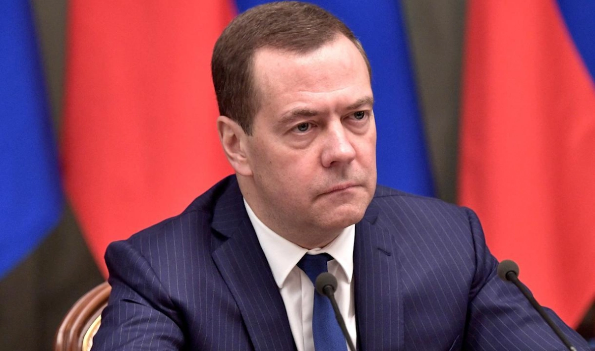 Медведев останется главой «Единой России» - tvspb.ru