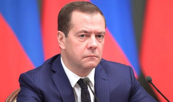 Дмитрий Медведев прибыл на Балтийский завод - tvspb.ru