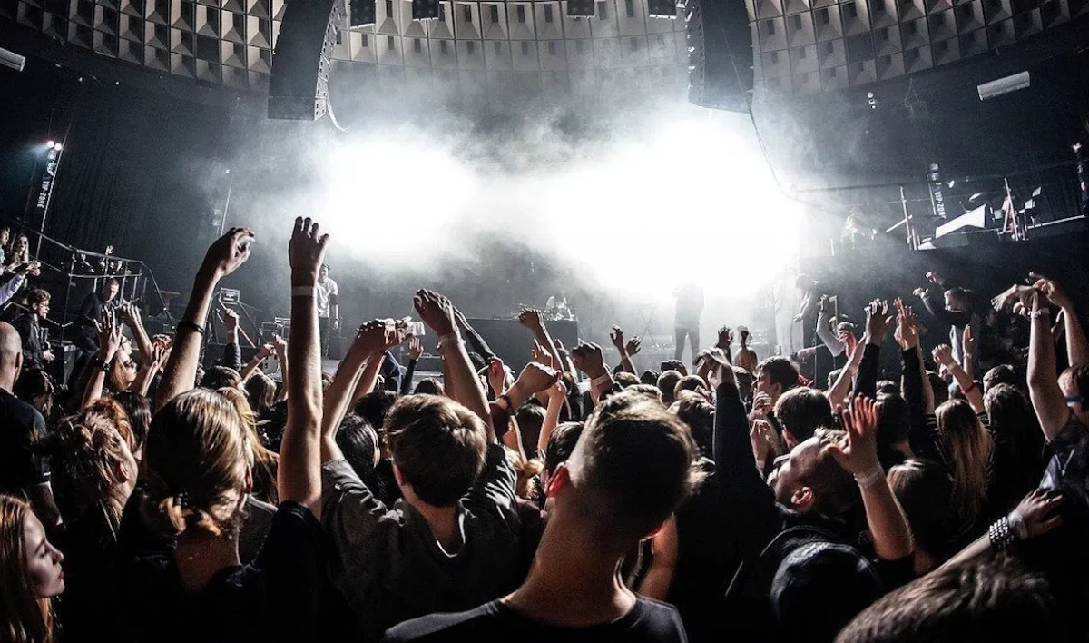 В регионах России можно проводить массовые мероприятия с соблюдением трех критериев - tvspb.ru