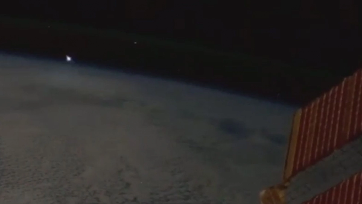 Итальянский астронавт с борта МКС снял падение метеорита - tvspb.ru