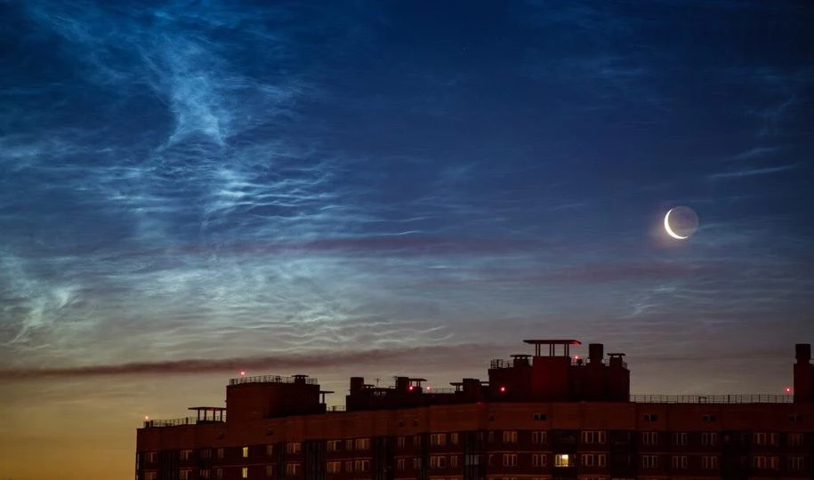 В небе над Петербургом заметили редкие серебристые облака - tvspb.ru