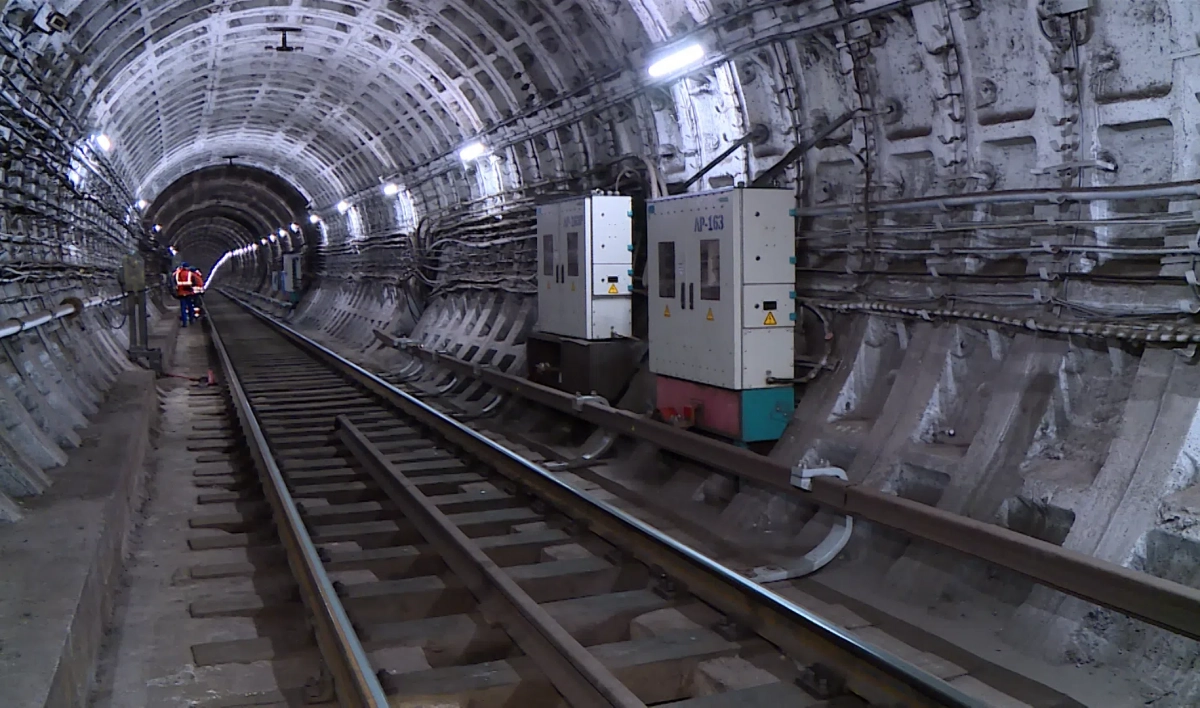 Строители метро завершили проходку среднего станционного тоннеля «Театральной» - tvspb.ru