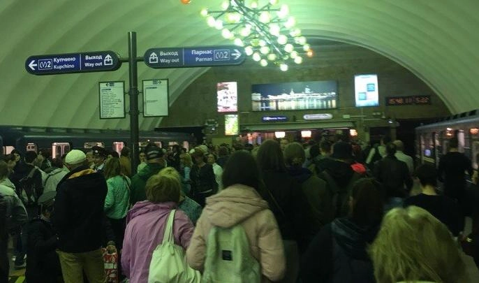 Движение по «синей» ветке метро восстановлено - tvspb.ru