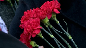 Петербург вспоминает жертв теракта в метро