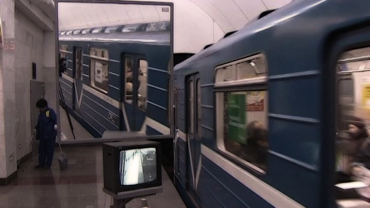 На «Фрунзенскую» пассажиров не пускают из-за бесхозного предмета - tvspb.ru