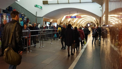 В метро рассказали, как регулируют пассажиропоток и не допускают скопления «пузырей»