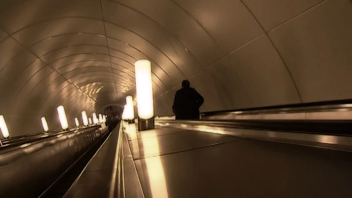 Из-за бесхозного предмета еще одну станцию метро закрывали на 5 минут - tvspb.ru