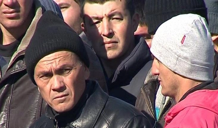 18 нелегальных мигрантов обнаружили на стройке Калининского района - tvspb.ru