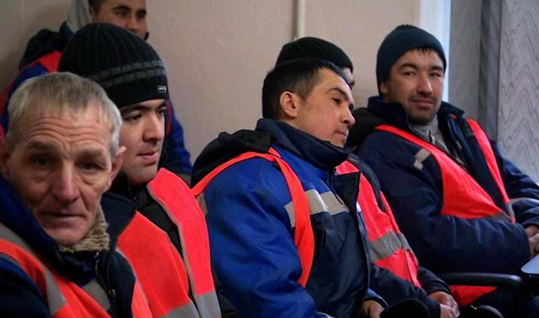 Преступность среди мигрантов. Мигрантам разрешат. Мигрантам разрешат. Трудоустройство мигрантов. Преступность среди мигрантов.