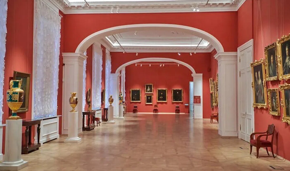 Воссозданные залы Михайловского замка открыли для посетителей