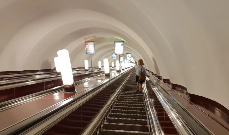 Сотрудники метро Петербурга впервые в истории подземки приняли роды - tvspb.ru