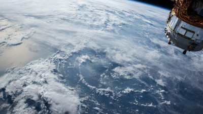 Космический корабль Crew Dragon пристыковался к МКС