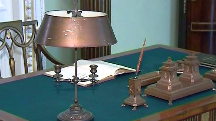 «Богатая» экспозиция: В Главном штаба воссоздан кабинет министра финансов Егора Канкрина - tvspb.ru