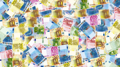 ЕС запретил поставлять евро в Россию