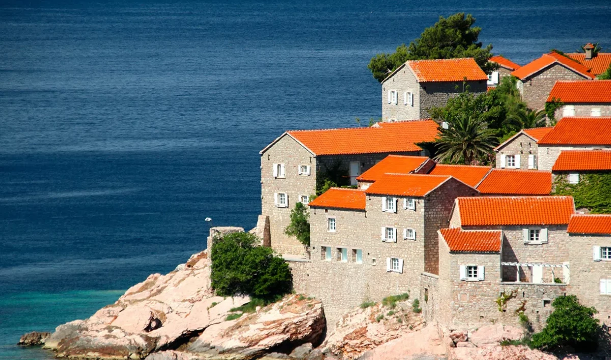 Посол России в Черногории посоветовал не ждать скорого возобновления авиасообщения между двумя странами - tvspb.ru