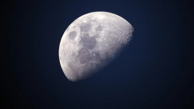 Стало известно, когда на Луну запустят российский аппарат