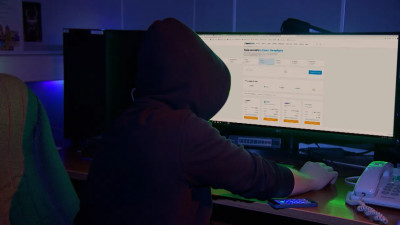 Коллекторы заставляли обманутых петербуржцев платить по чужим счетам