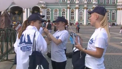 Иностранные болельщики записываются в команду фанатов петербургских мостов