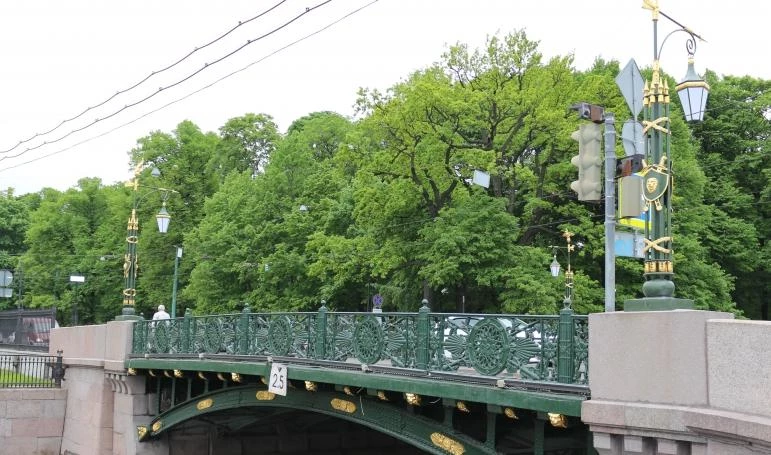 На 1-м и 2-м Садовых мостах завершились реставрационные работы - tvspb.ru