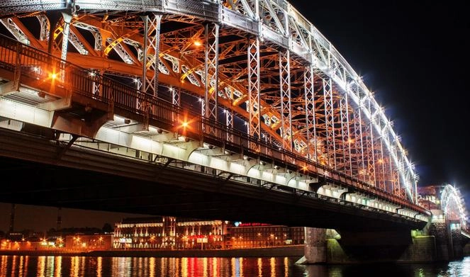 В ночь на четверг в Петербурге разведут два моста - tvspb.ru