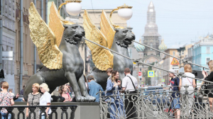 В Петербурге ищут авторов записок, найденных при реставрации крылатых львов