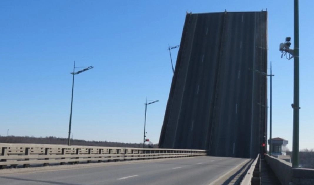 Ладожский мост на трассе «Кола» будет недоступен 45 минут - tvspb.ru