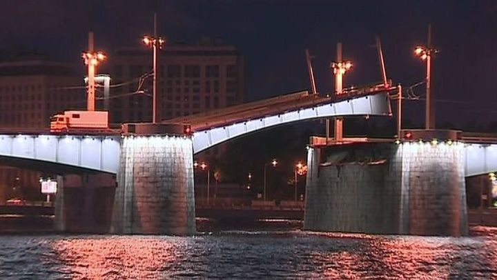 В Петербурге в ночь на среду разведут Кантемировский мост - tvspb.ru