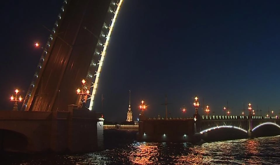 В ночь на 13 июня в Петербурге разведут только Троицкий мост - tvspb.ru