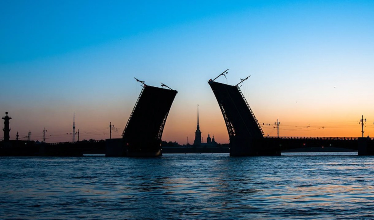 В Петербурге в ночь на пятницу разведут три моста - tvspb.ru