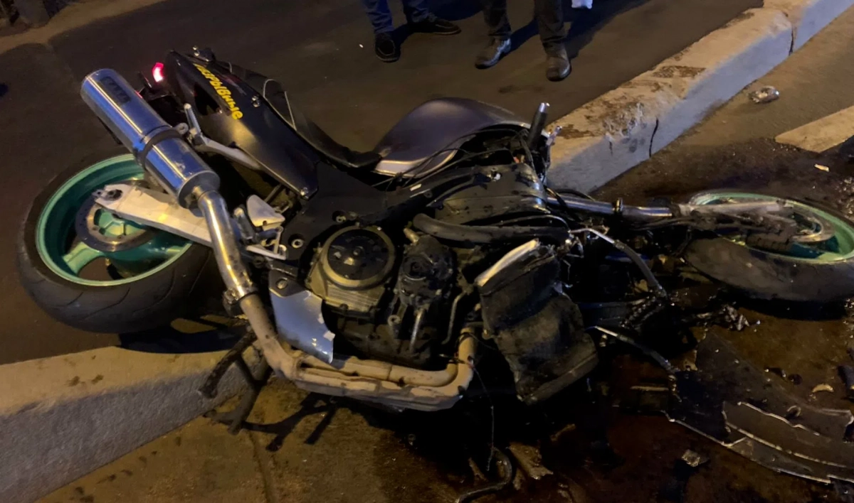 Суд запретил управлять транспортом водителю, из-за которого на Октябрьской погиб мотоциклист - tvspb.ru
