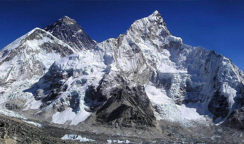 Эверест закрыли для туристов из-за гор мусора - tvspb.ru