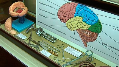 В Военно-медицинском музее представили уникальное собрание материалов Бехтерева и Поленова. Репортаж