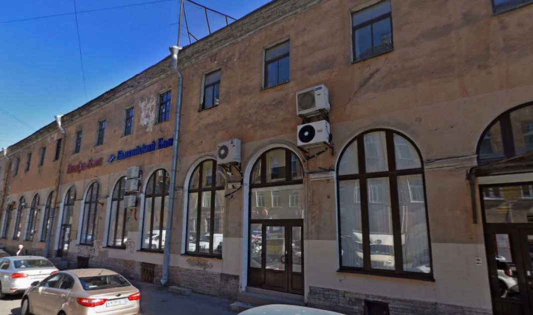 Здание банка в Мучном переулке превратят в отель - tvspb.ru