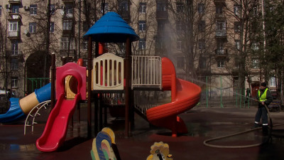 Чистые фасады и никакого мусора: Петербург продолжают приводить в порядок после зимы