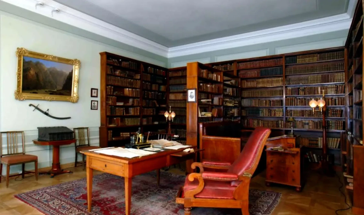 Петербуржцы смогут бесплатно посетить музей Пушкина 18 мая - tvspb.ru