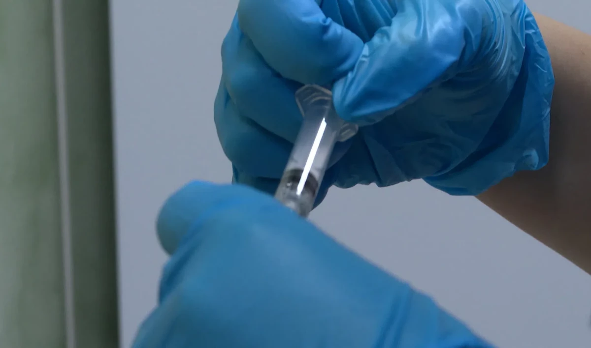 Дмитрий Лисовец: В Петербурге можно свободно записаться на вакцинацию - tvspb.ru