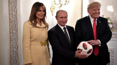 Служба безопасности Трампа проверила подаренный Путиным мяч