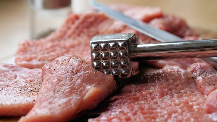 Минтруд намерен добавить больше мяса и рыбы в потребительскую корзину россиян - tvspb.ru