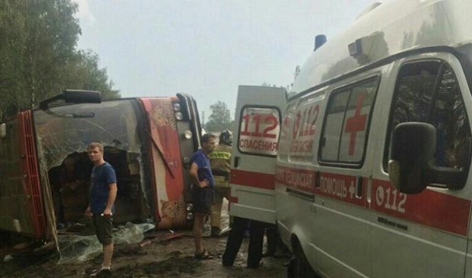 В Подмосковье перевернулся автобус с артистами, 27 человек пострадали - tvspb.ru
