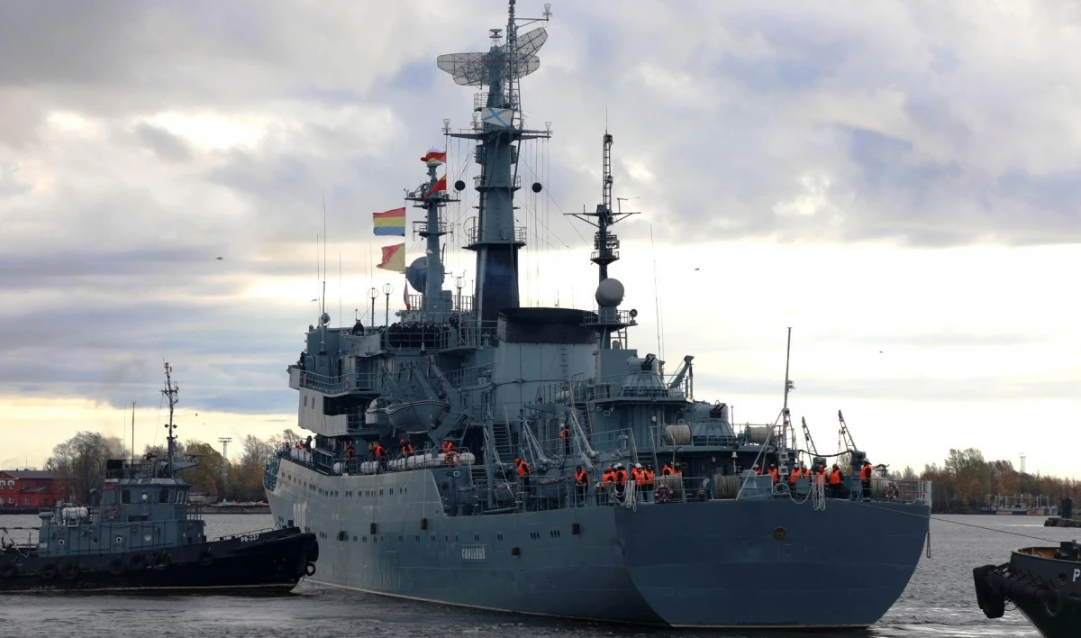 Учебный корабль «Смольный» завершил поход и прибыл в Кронштадт - tvspb.ru