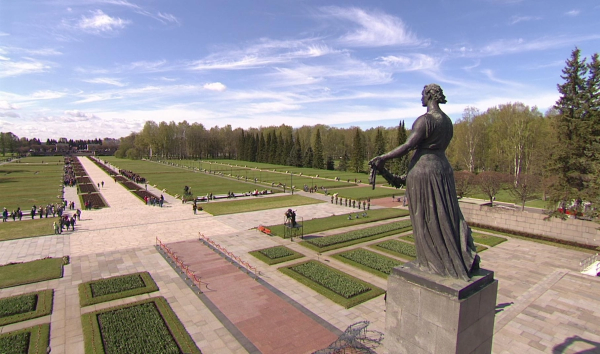 На Пискаревском кладбище началась торжественно-траурная церемония - tvspb.ru