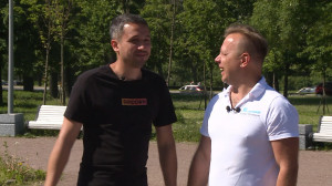 О футболе и работе в ТЮЗе на бегу с режиссёром и актёром Андреем Слепухиным