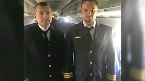 Бортпроводников самолета, севшего в кукурузном поле, наградили Орденами Мужества