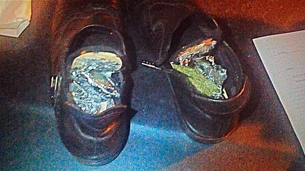 Мужчина пытался передать в «Кресты» марихуану в ботинках - tvspb.ru