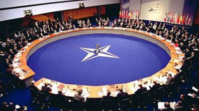 26 стран НАТО заявили о высылке российских дипломатов