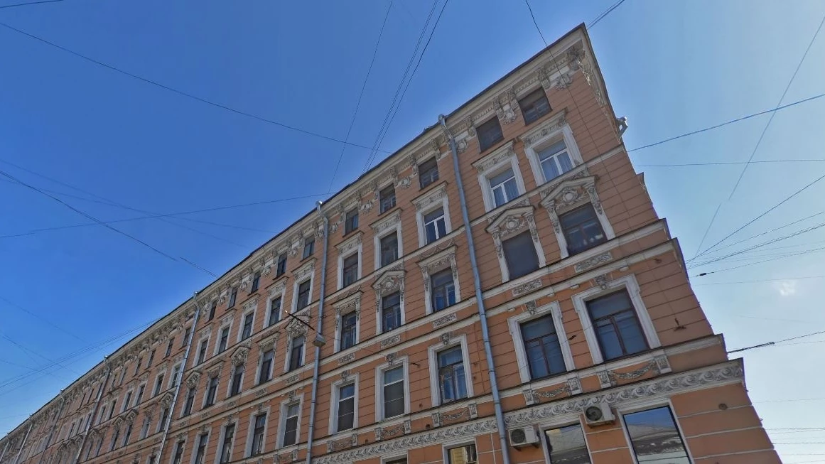 Жильцам двух квартир в доме на Некрасова придется съехать из-за трещины в стене - tvspb.ru