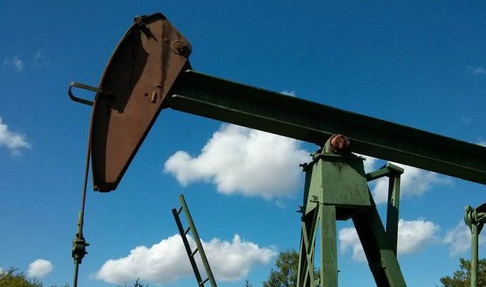 Цена нефти Brent превысила 75 долларов за баррель - tvspb.ru