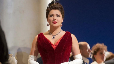 Анна Нетребко госпитализирована с ковидной пневмонией